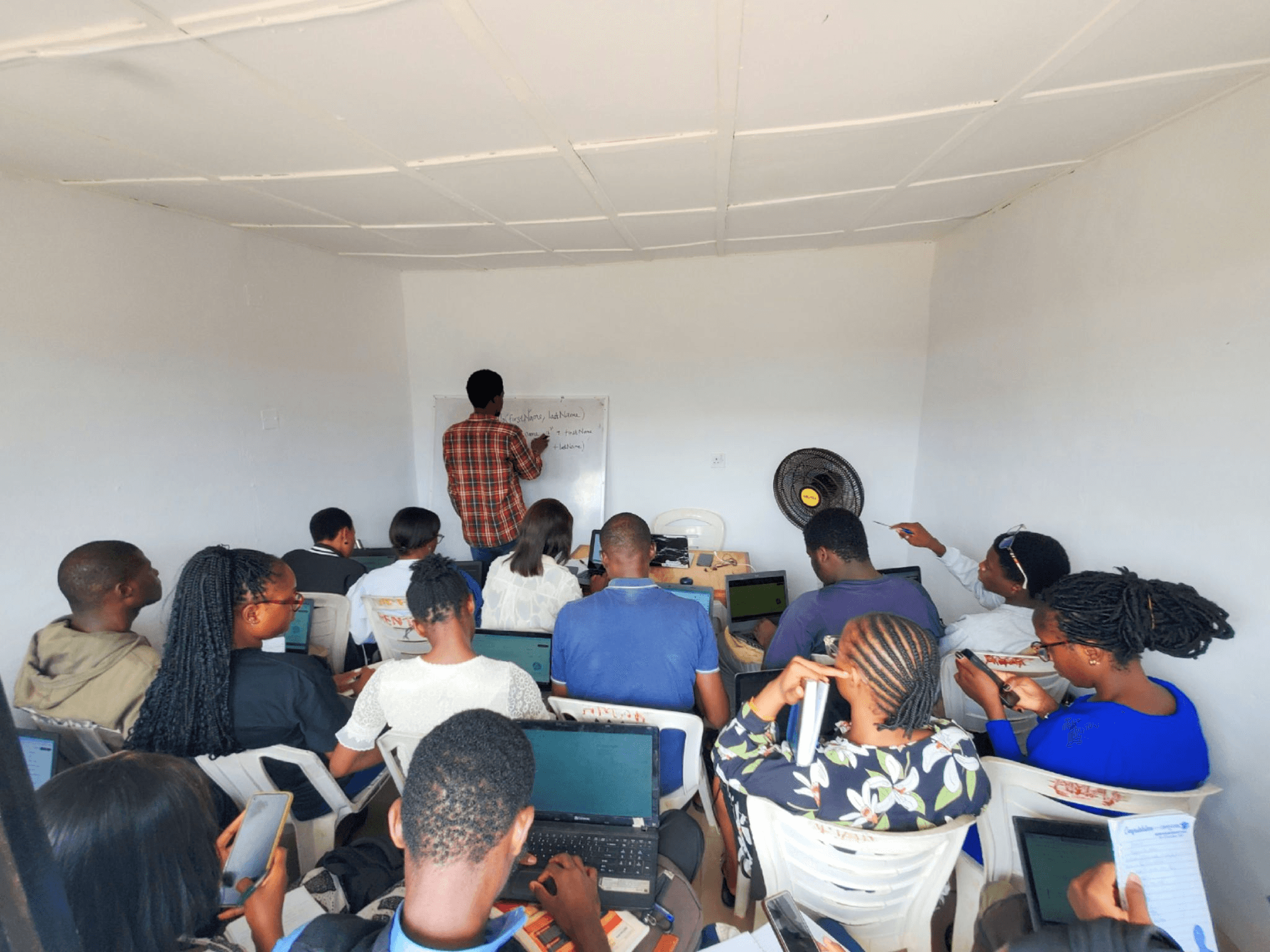 Dehoni Academy teaching session with learners